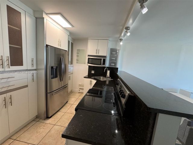 Apartment for rent  Unit #309 - photo 7434661