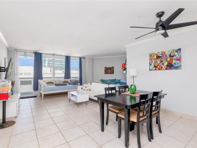 1-bedroom condo for sale in Hollywood - 3725 S Ocean Dr 1421 - MondialRealty