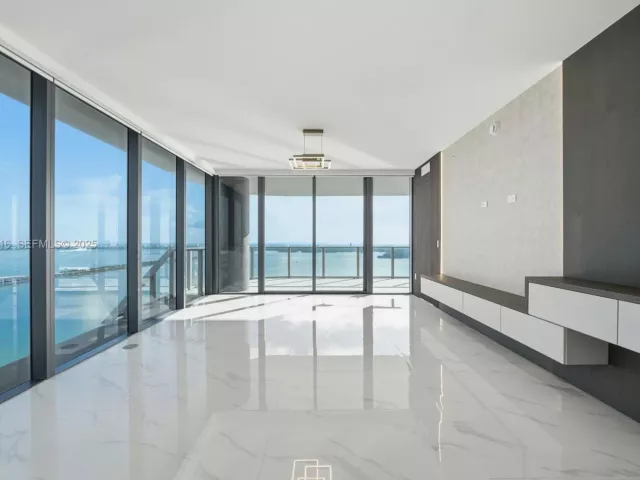4-bedroom condo for sale in Miami - 700 NE 24TH ST 4801 - MondialRealty