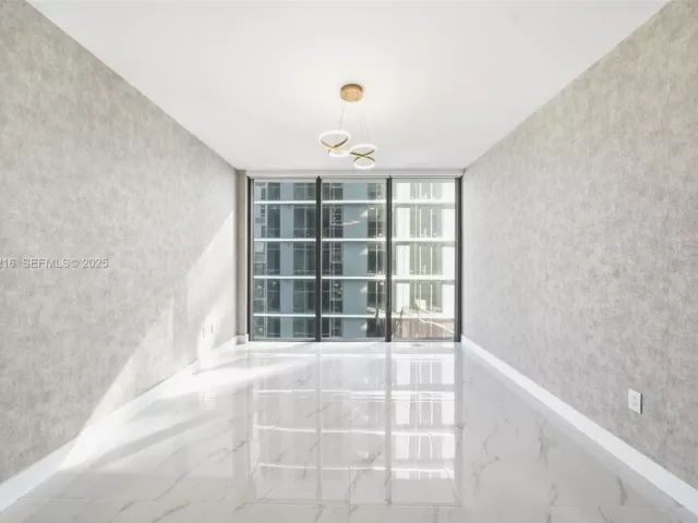 4-bedroom condo for sale in Miami - 700 NE 24TH ST 4801 - MondialRealty