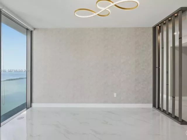 4-bedroom condo for sale in Miami - 700 NE 24TH ST 4801 - MondialRealty
