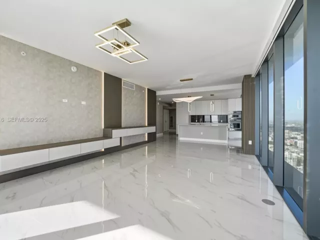 4-bedroom condo for sale in Miami - 700 NE 24TH ST 4801 - MondialRealty
