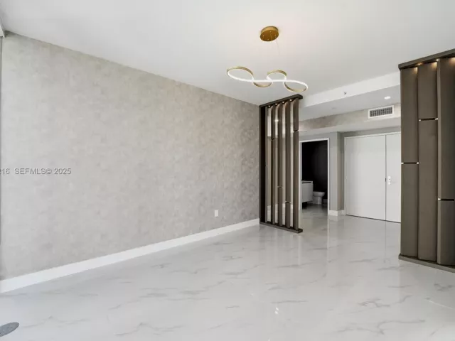 4-bedroom condo for sale in Miami - 700 NE 24TH ST 4801 - MondialRealty