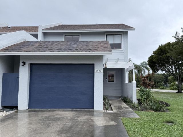 Home for rent at 1635 Woodbridge Lakes Circle - photo 6893613