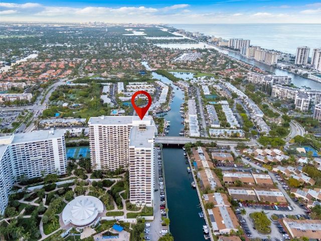 2-bedroom condo for sale in Hallandale Beach - 2500 Parkview Dr 2102 - MondialRealty