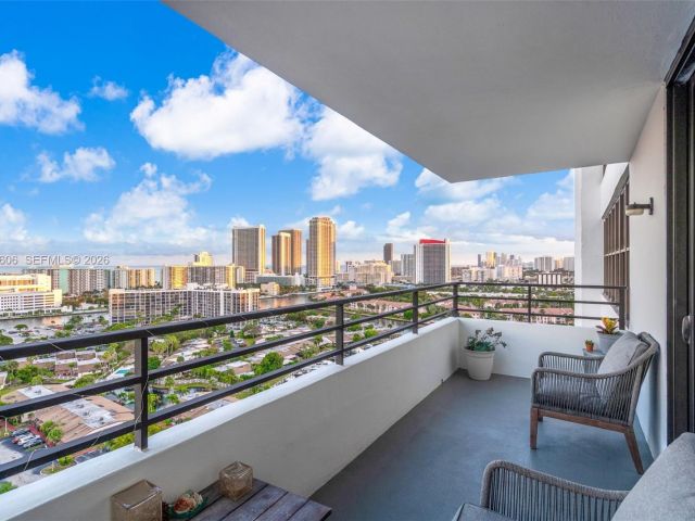2-bedroom condo for sale in Hallandale Beach - 2500 Parkview Dr 2102 - MondialRealty