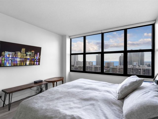 2-bedroom condo for sale in Hallandale Beach - 2500 Parkview Dr 2102 - MondialRealty