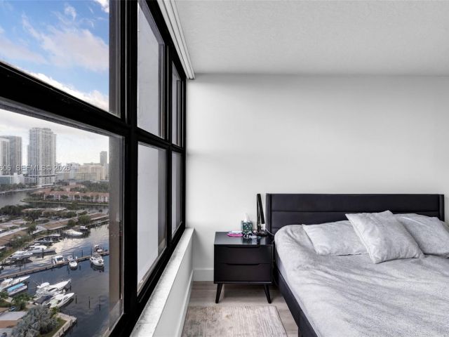 2-bedroom condo for sale in Hallandale Beach - 2500 Parkview Dr 2102 - MondialRealty