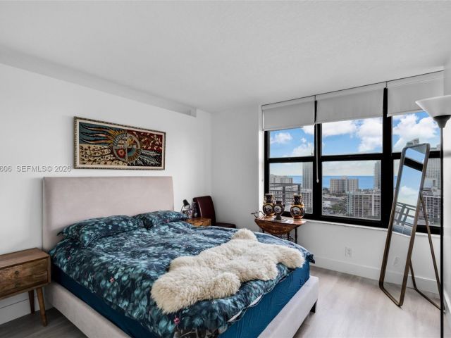 2-bedroom condo for sale in Hallandale Beach - 2500 Parkview Dr 2102 - MondialRealty