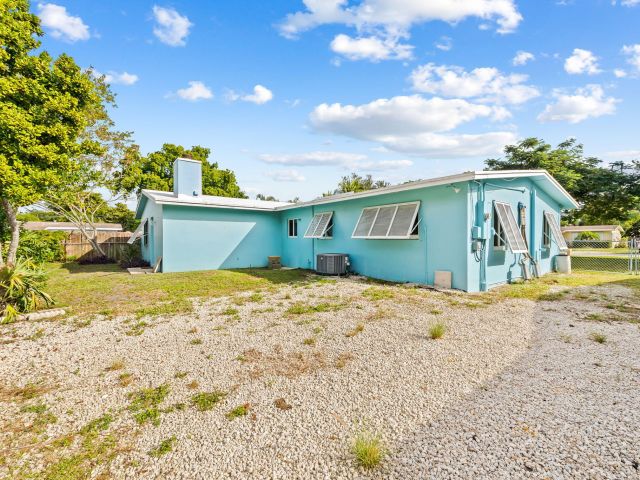 Home for sale at 27 NE 16th Avenue - photo 6893274