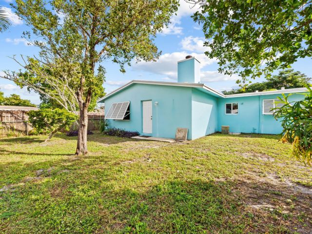 Home for sale at 27 NE 16th Avenue - photo 6893275