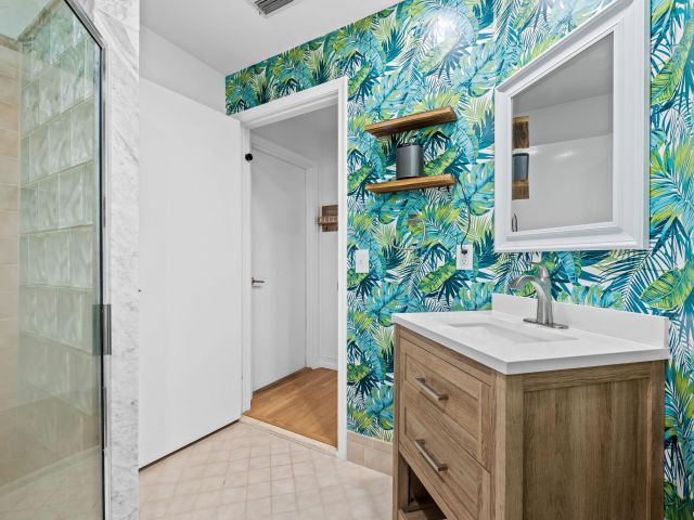 Home for sale at 27 NE 16th Avenue - photo 6893278