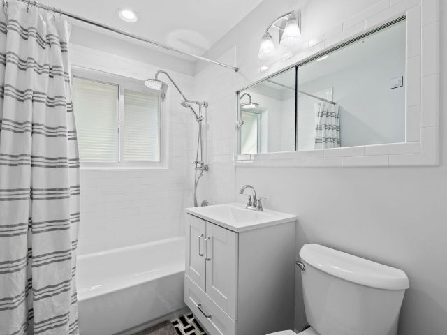 Home for sale at 27 NE 16th Avenue - photo 6893281