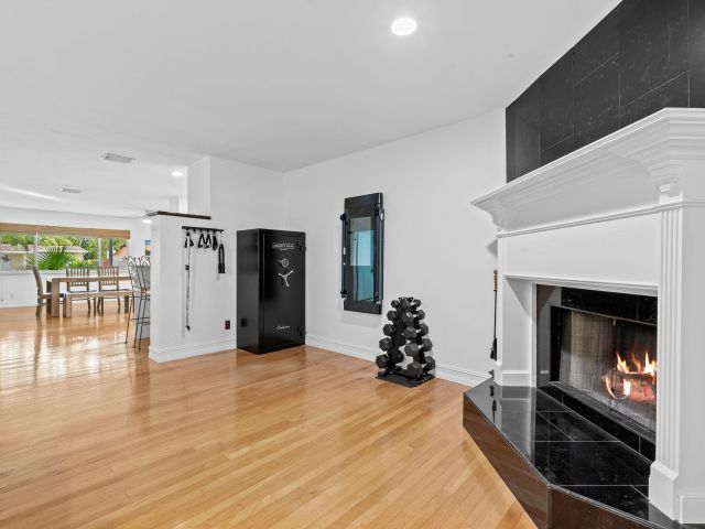 Home for sale at 27 NE 16th Avenue - photo 6893286