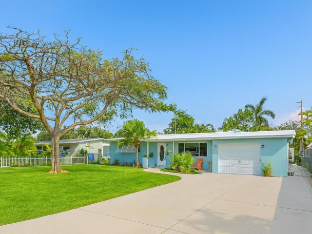 Home for sale at 27 NE 16th Avenue - photo 6893293