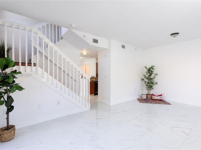 Home for rent at 1009 SW 144th Ave 2701 - photo 7509947