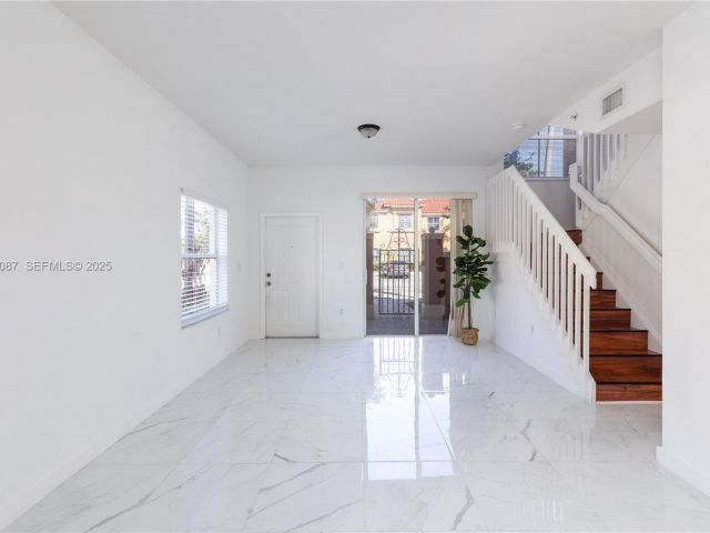 Home for rent at 1009 SW 144th Ave 2701 - photo 7509952