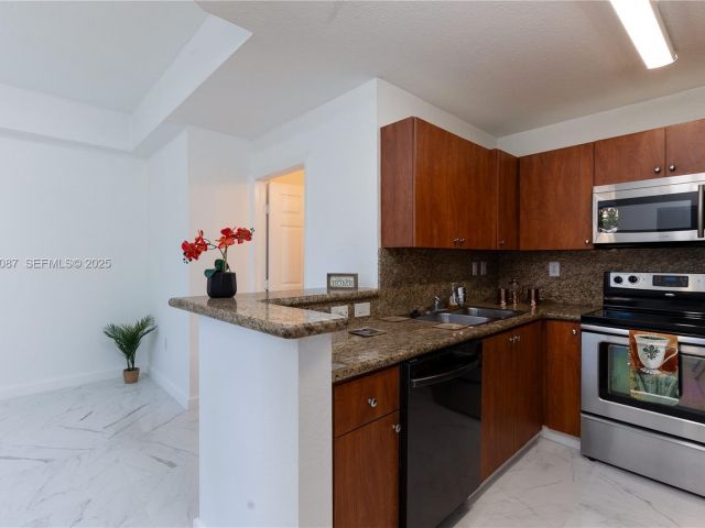 Home for rent at 1009 SW 144th Ave 2701 - photo 7509956