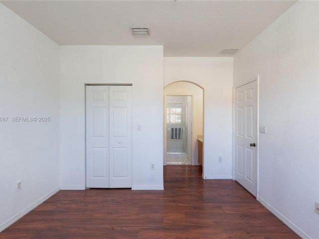 Home for rent at 1009 SW 144th Ave 2701 - photo 7509966