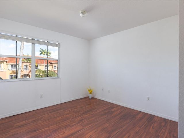 Home for rent at 1009 SW 144th Ave 2701 - photo 7509968