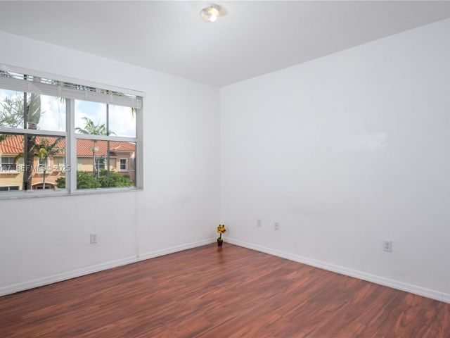 Home for rent at 1009 SW 144th Ave 2701 - photo 7509970