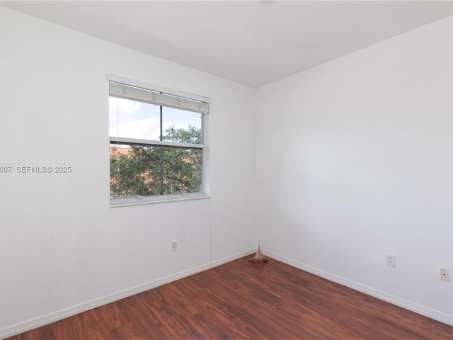Home for rent at 1009 SW 144th Ave 2701 - photo 7509974