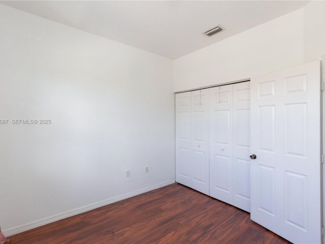 Home for rent at 1009 SW 144th Ave 2701 - photo 7509976