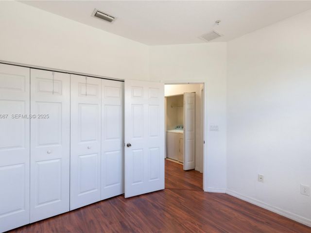 Home for rent at 1009 SW 144th Ave 2701 - photo 7509978