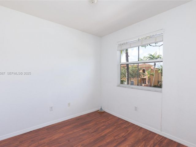 Home for rent at 1009 SW 144th Ave 2701 - photo 7509980