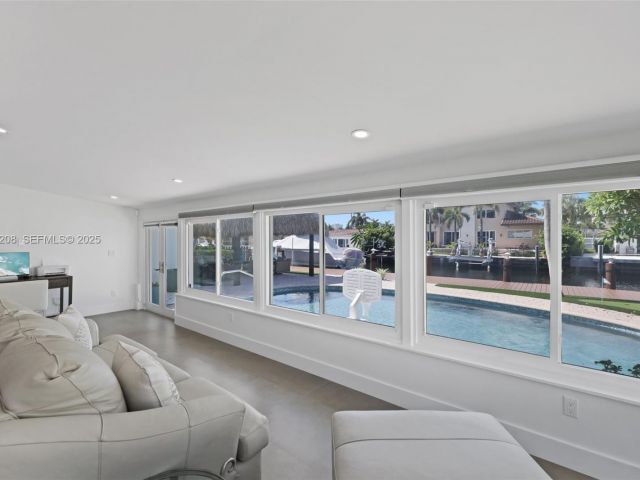 3-bedroom home for sale in Pompano Beach - 2448 SE 9th St - MondialRealty