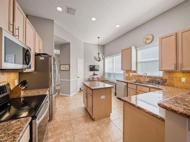 Home for rent at 12919 Hyland Circle - photo 6894318