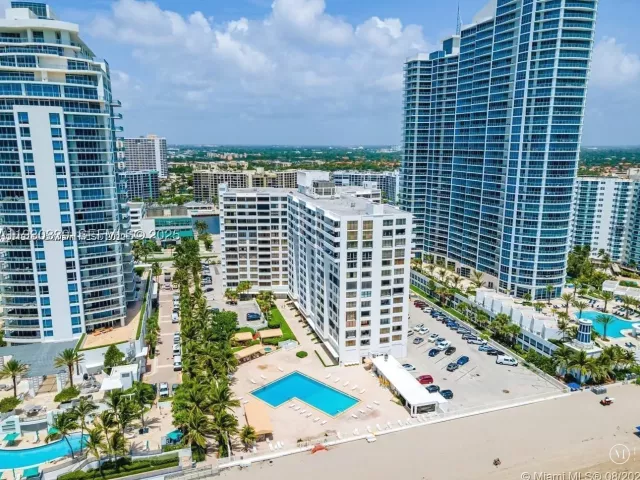 2-bedroom condo for sale in Hollywood - 3505 S Ocean Dr 508 - MondialRealty