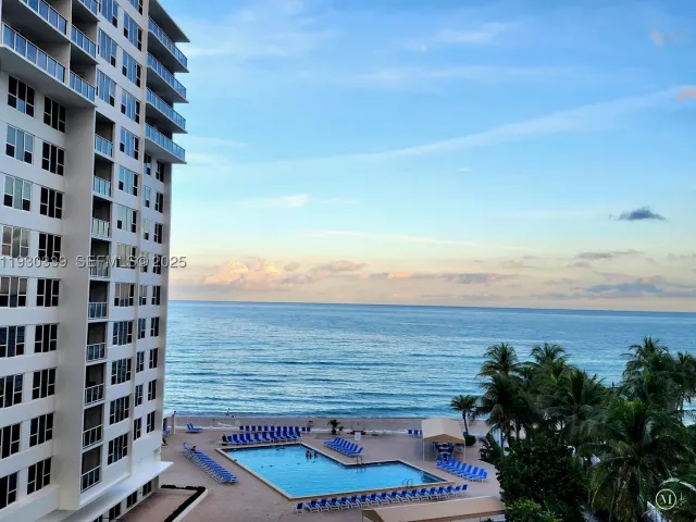 2-bedroom condo for sale in Hollywood - 3505 S Ocean Dr 508 - MondialRealty