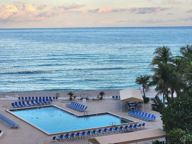 2-bedroom condo for sale in Hollywood - 3505 S Ocean Dr 508 - MondialRealty