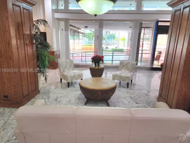 2-bedroom condo for sale in Hollywood - 3505 S Ocean Dr 508 - MondialRealty