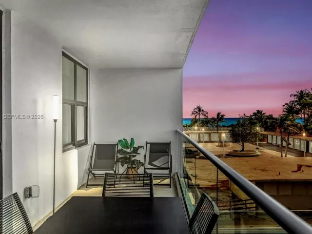 3-bedroom condo for sale in Bal Harbour - 9801 Collins Ave 5U - MondialRealty