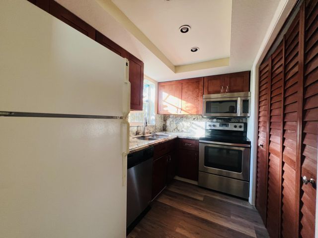 Home for rent at 3319 S Olive Avenue - photo 6917097