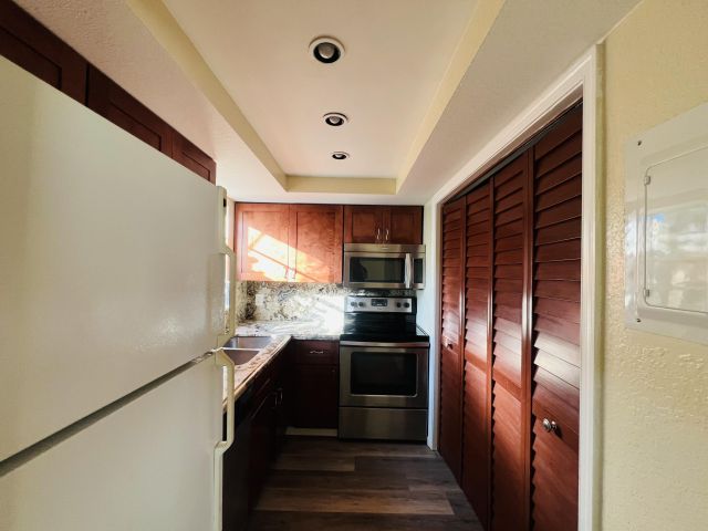 Home for rent at 3319 S Olive Avenue - photo 6917106