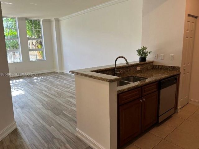 Apartment for sale  Unit #418 - photo 7432924