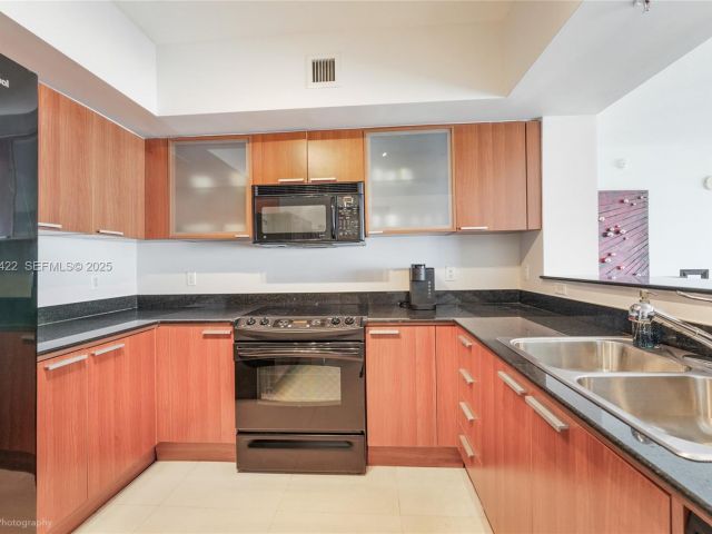 Apartment for rent  Unit #2407 - photo 6897287