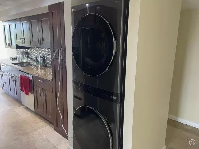 3-bedroom condo for rent in Sunny Isles Beach - 210 174th St 419 - MondialRealty