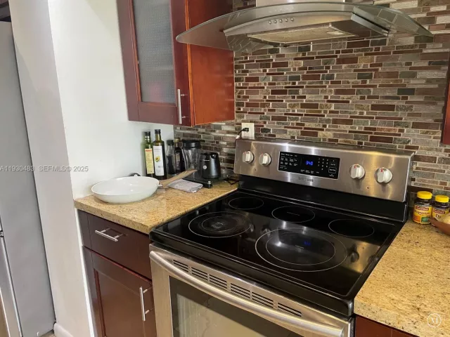 3-bedroom condo for rent in Sunny Isles Beach - 210 174th St 419 - MondialRealty