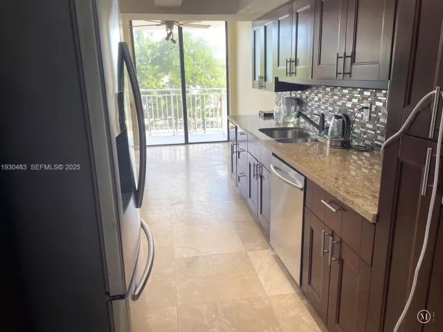 3-bedroom condo for rent in Sunny Isles Beach - 210 174th St 419 - MondialRealty