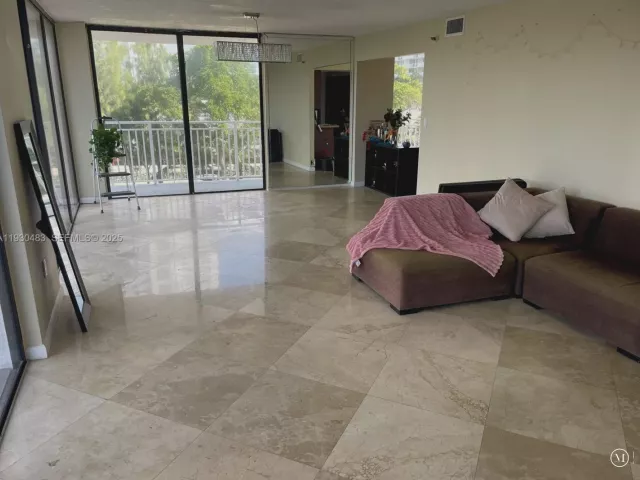 3-bedroom condo for rent in Sunny Isles Beach - 210 174th St 419 - MondialRealty