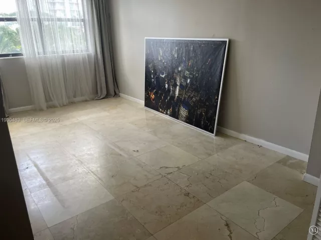 3-bedroom condo for rent in Sunny Isles Beach - 210 174th St 419 - MondialRealty