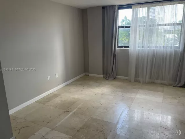 3-bedroom condo for rent in Sunny Isles Beach - 210 174th St 419 - MondialRealty