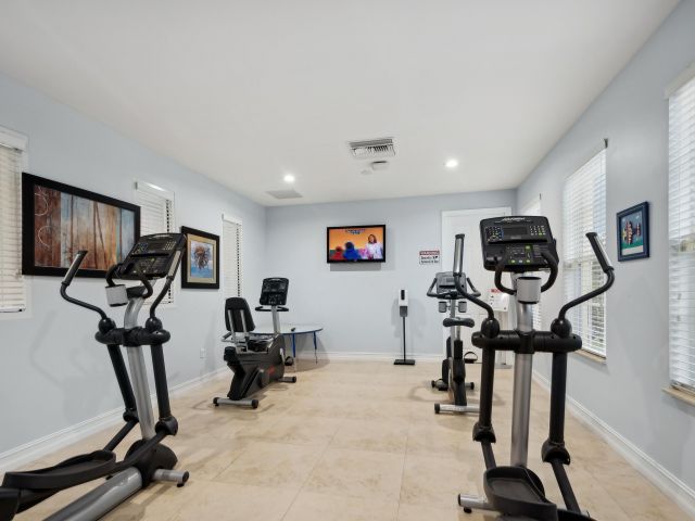 Home for rent at 148 SW 7th Court - photo 6897172