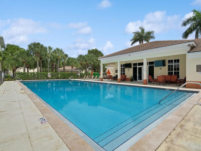 Home for rent at 148 SW 7th Court - photo 6897173