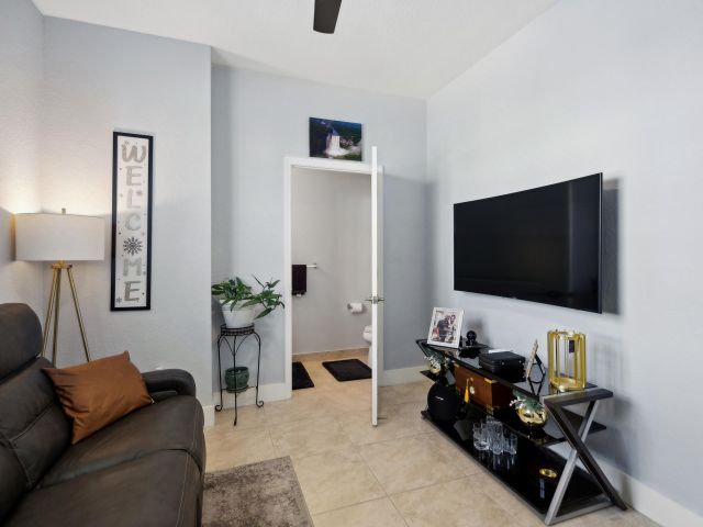 Home for rent at 148 SW 7th Court - photo 6897183