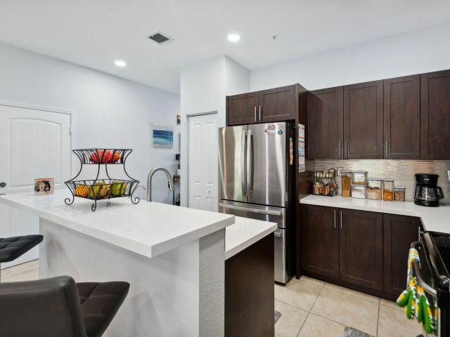 Home for rent at 148 SW 7th Court - photo 6897185